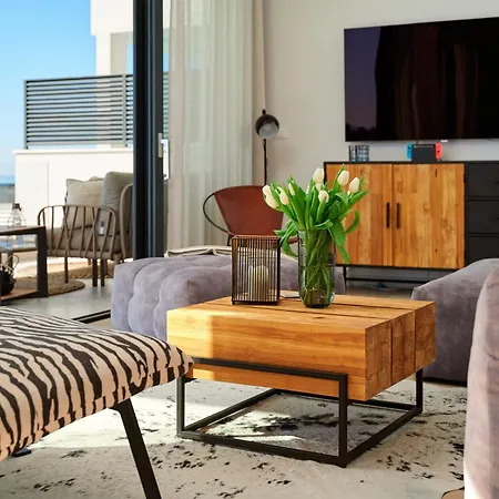 Villa Askana, 3 Bedrooms, 4 Baths, Infinity Pool, Whirlpool, Sea View, Outdoor Kitchen Jesenice (Split-Dalmatia)